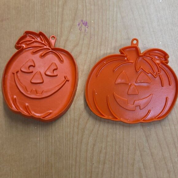 Set of 15 FALL cookie cutters, including leaves, ghost, pumpkins, Thanksgiving - Picture 5 of 6